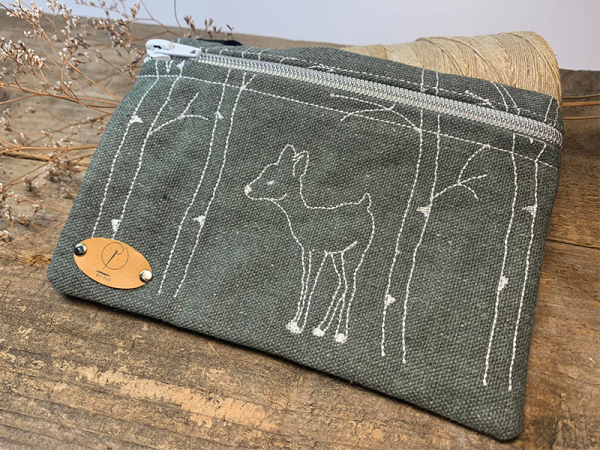 Reh im Wald - redwork Stickdatei
